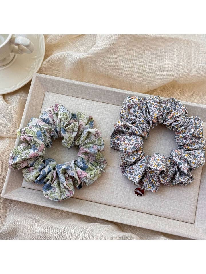 Gifty - Vintage fransk blommig scrunchie hårband för wholesale av WEST AUSSIE SUPPLIES