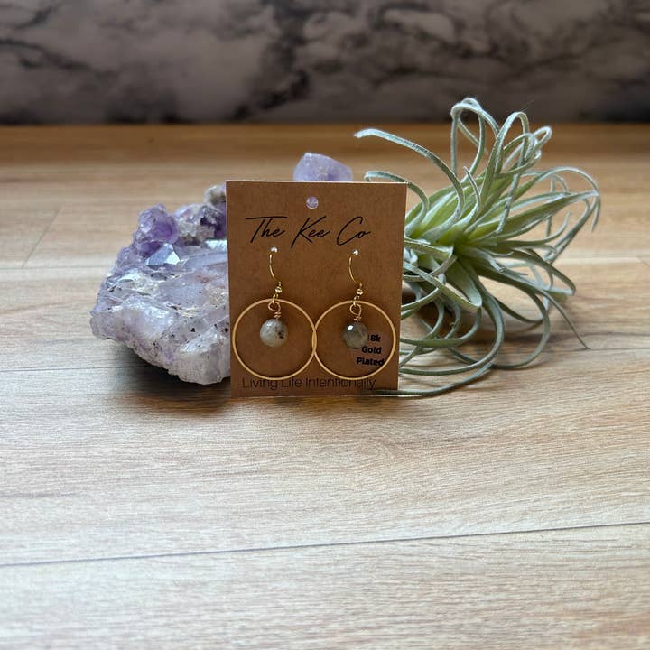 The Kee Co - Wholesale Dangle Earrings - Lily Shape Dangle Gemstone Earrings 18 kt Earwires1