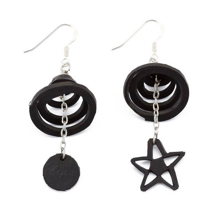 Mars & Venus unikke genbruge gummi øreringe for engroshandel hos paguroupcycle