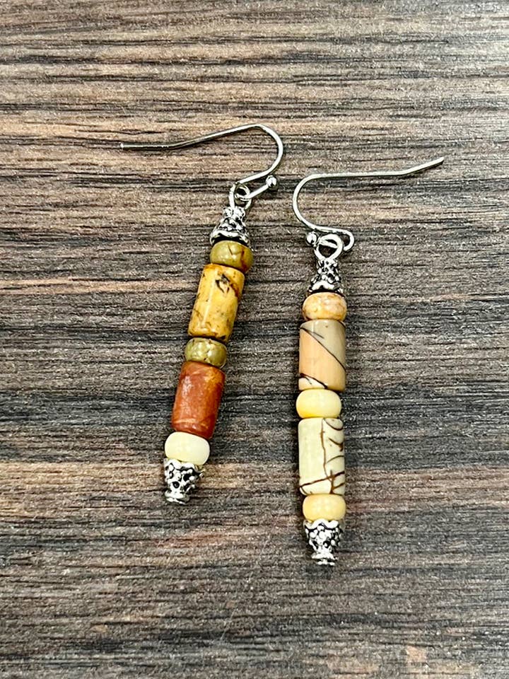 726221, Handgjorda örhängen med ädelstenar för wholesale av ISAC Trading Inc