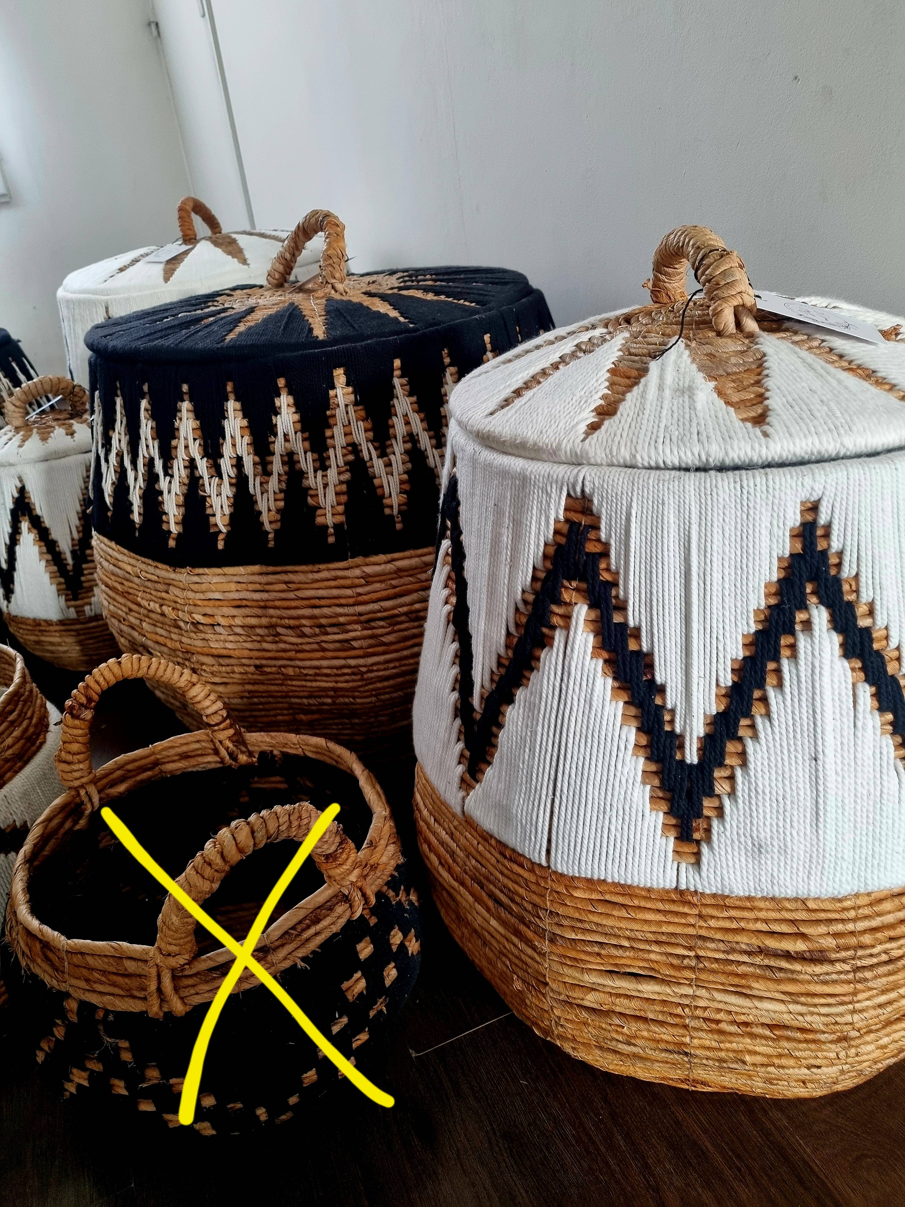 Bali and co – Cesta por atacado – Conjunto de 3 cestos redondos em palha trançada e macramê1