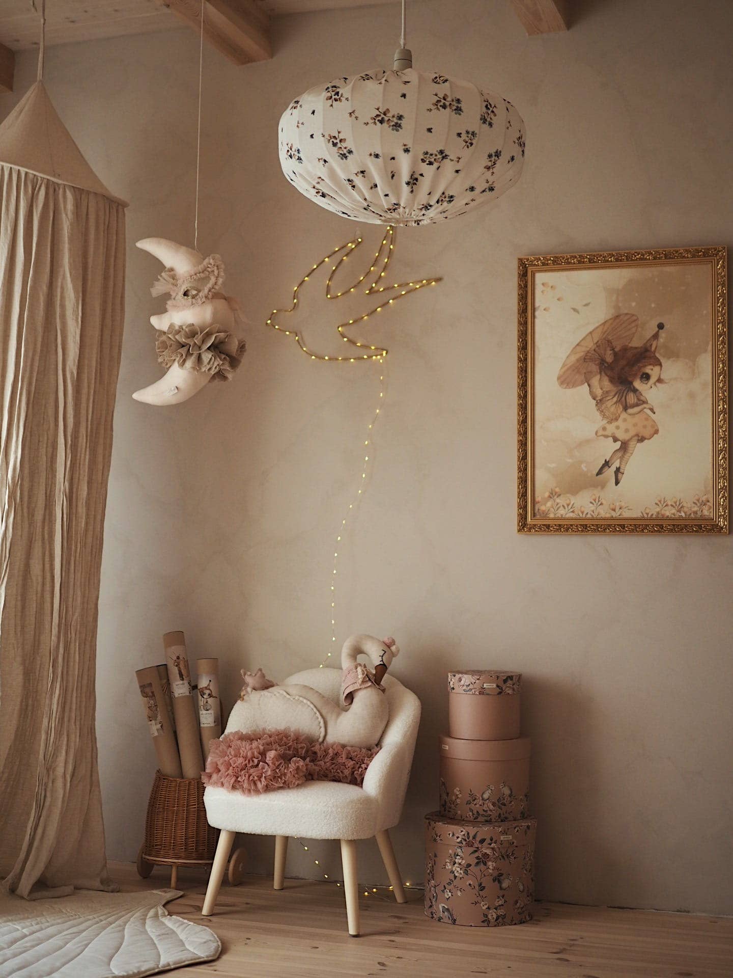 Gold Swallow Lights & Dreams Lamp for wholesale on Faire4