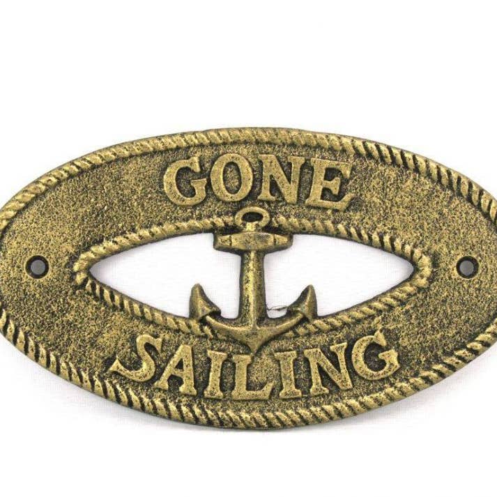 Panneau en fonte d'or antique Gone Sailing avec ancre 8" pour la vente par Hampton Nautical