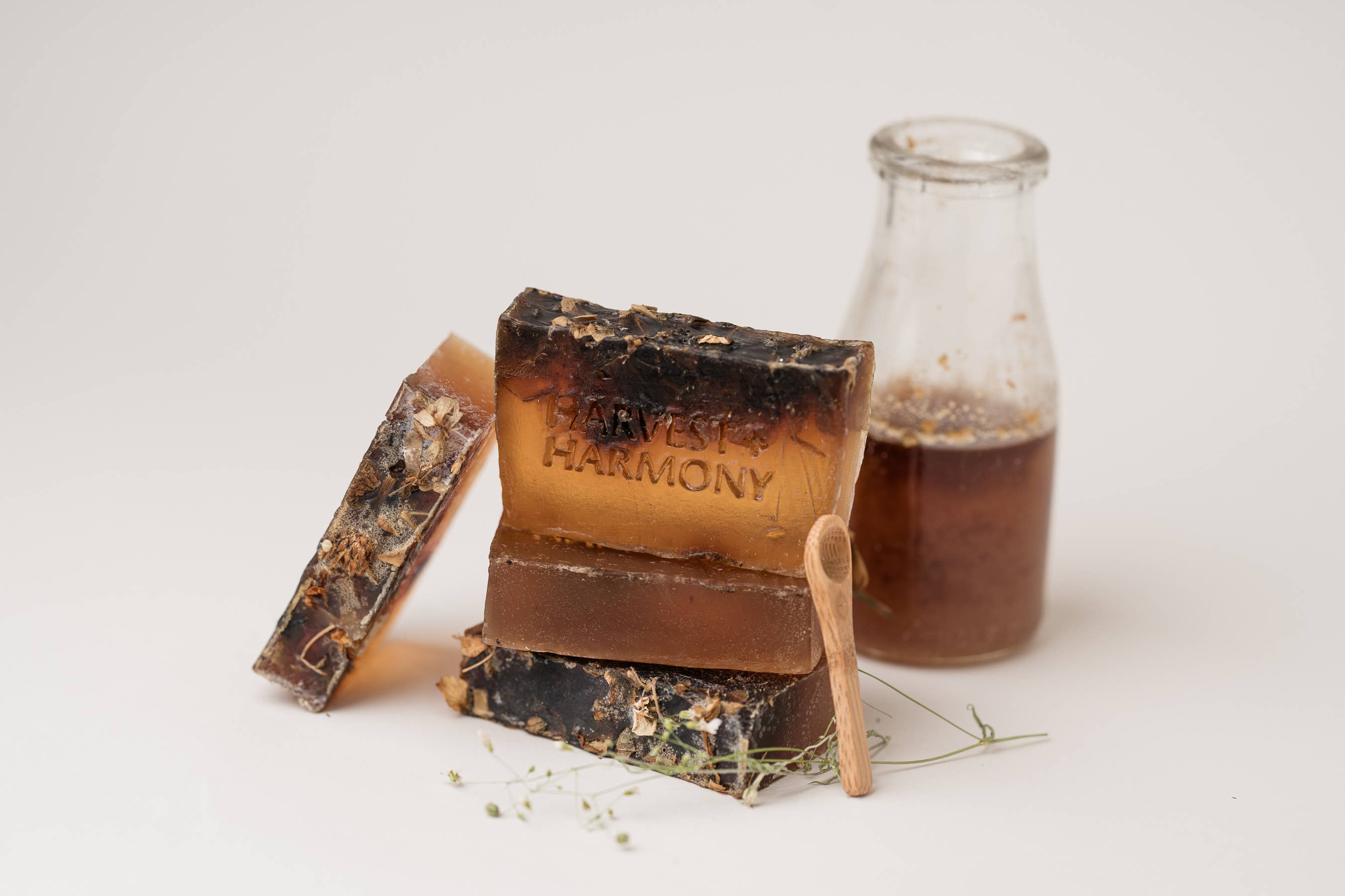 Harvest + Harmony - Wholesale Bar Soap - Harvest + Harmony Honey Soap14