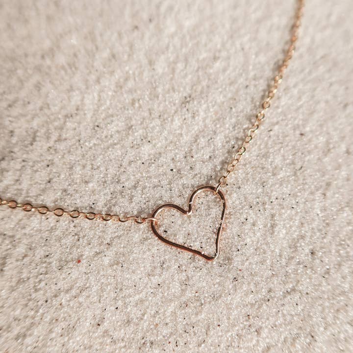 Essenshell - Wholesale Pendant/Charm Necklace - Wave Necklace