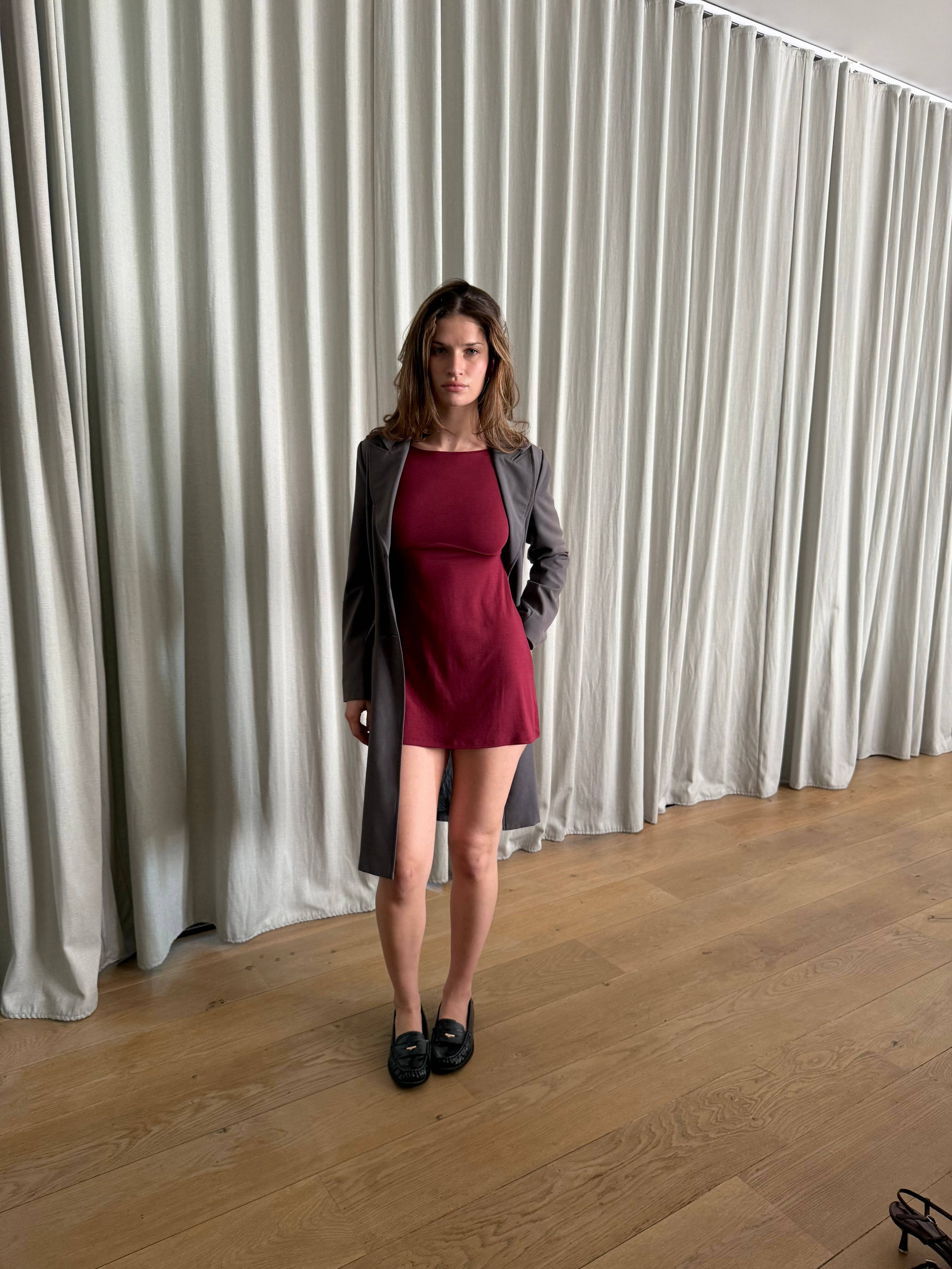 BOATNECK DRESS IN BORDEAUX for wholesale on Faire3