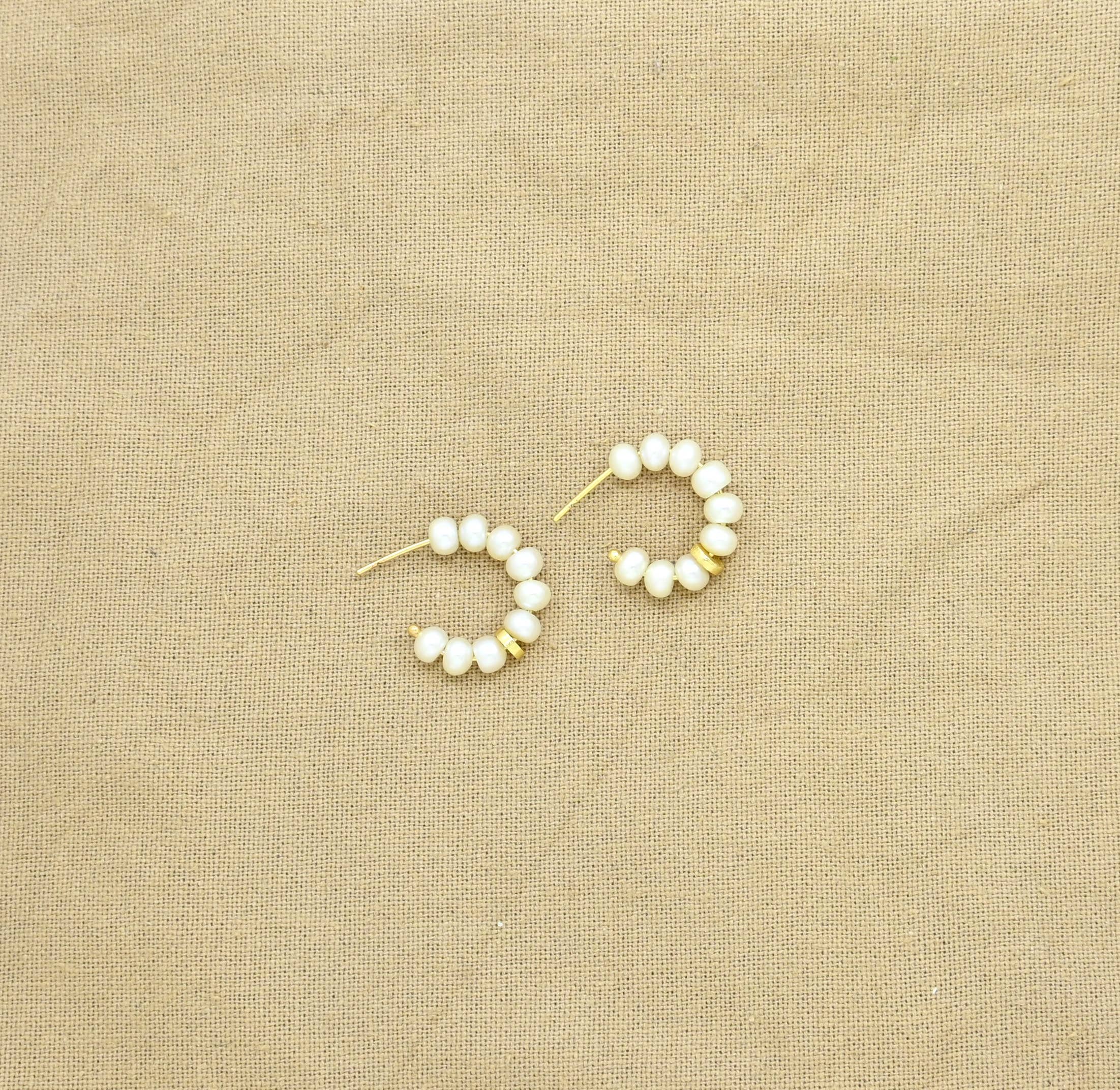 Schmuckoo Berlin - Wholesale Hoop Earrings - Pearl Gold Plated Hoop Earrings1