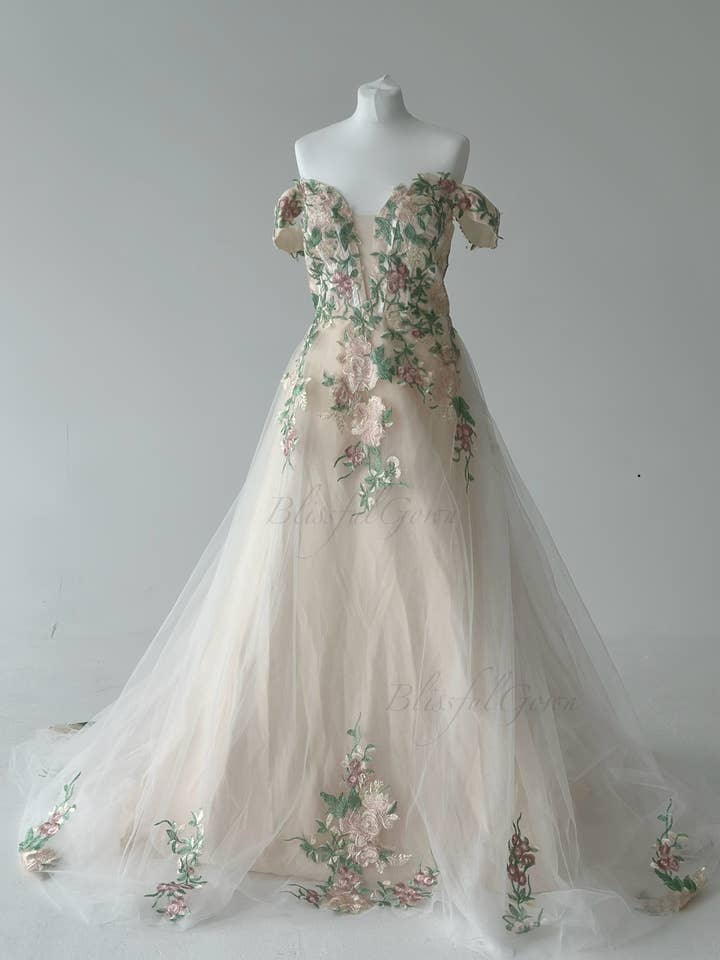 Blissful Gown - Wholesale Gown - Women's - Sell-Out! Embroidered Tulle Wedding Dress Boho Floral Dress1