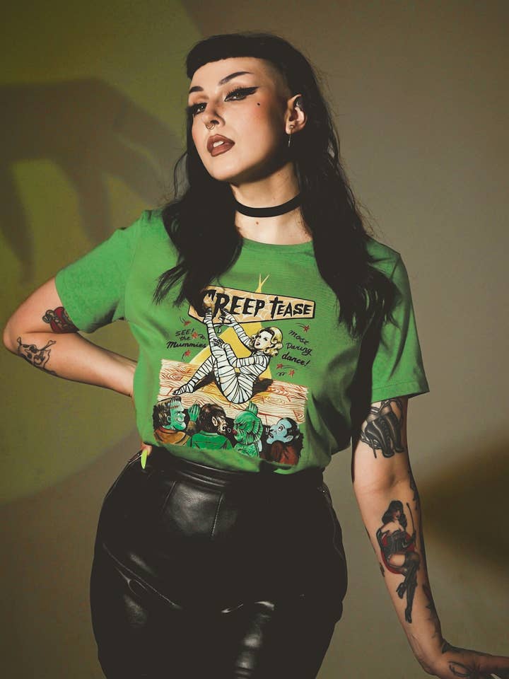 Camiseta relajada Creep Tease en color hoja para venta al por mayor de Mischief Made