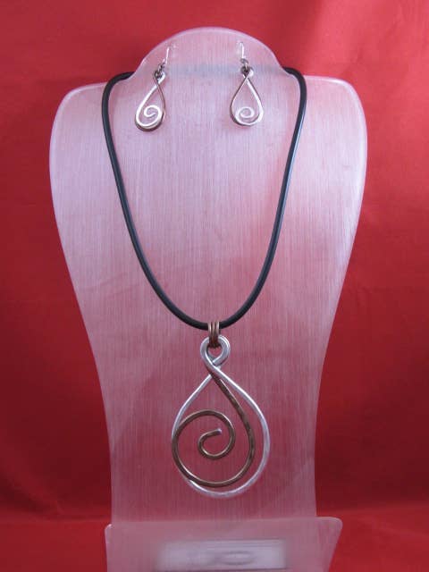 Set 104 Ensemble de pendules pour la vente par Designs by OC