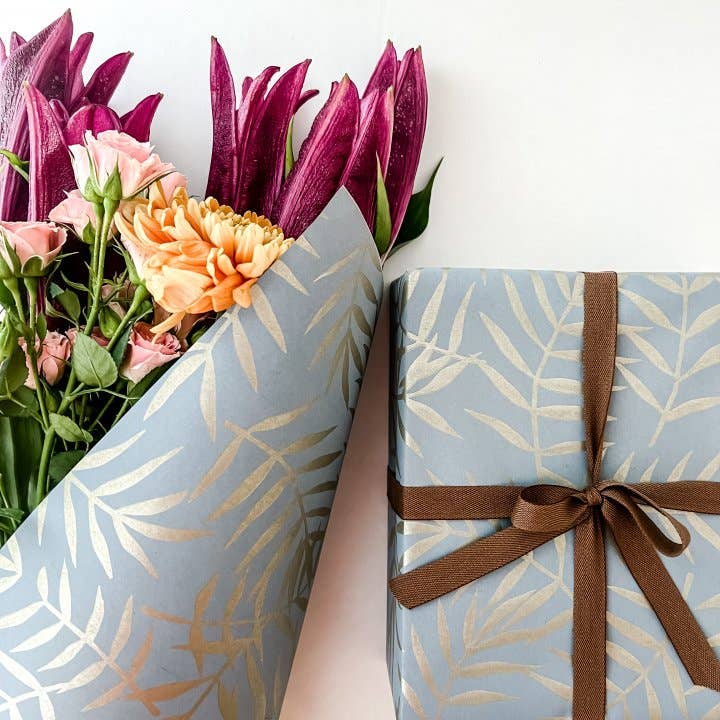 Bobinas De 70cm x 100m Kraft LEAF Blue Vintage /Gold para venta al por mayor de CHIC&PAPER