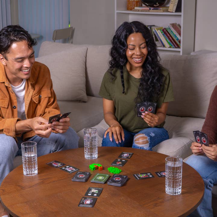 Left Justified Studio & Prolific Games - Wholesale Kaartspel - Cultists & Cthulhu 2nd Ed. — Hilarisch Lovecraft-kaartspel1