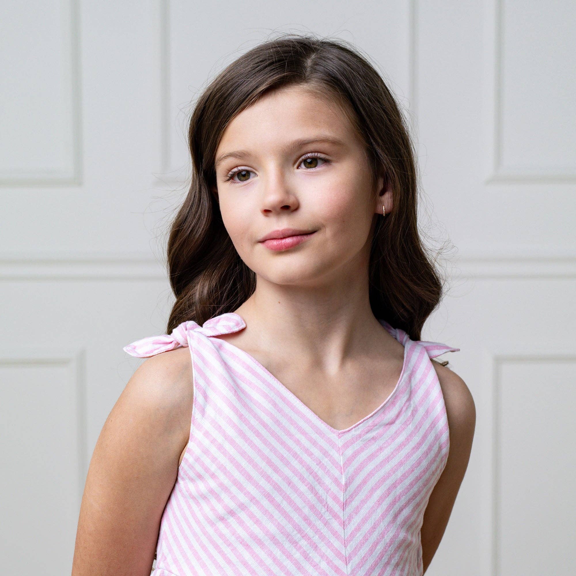 Rayure classique rose et blanche Robe corolle à épaules volantées en vente sur Faire3