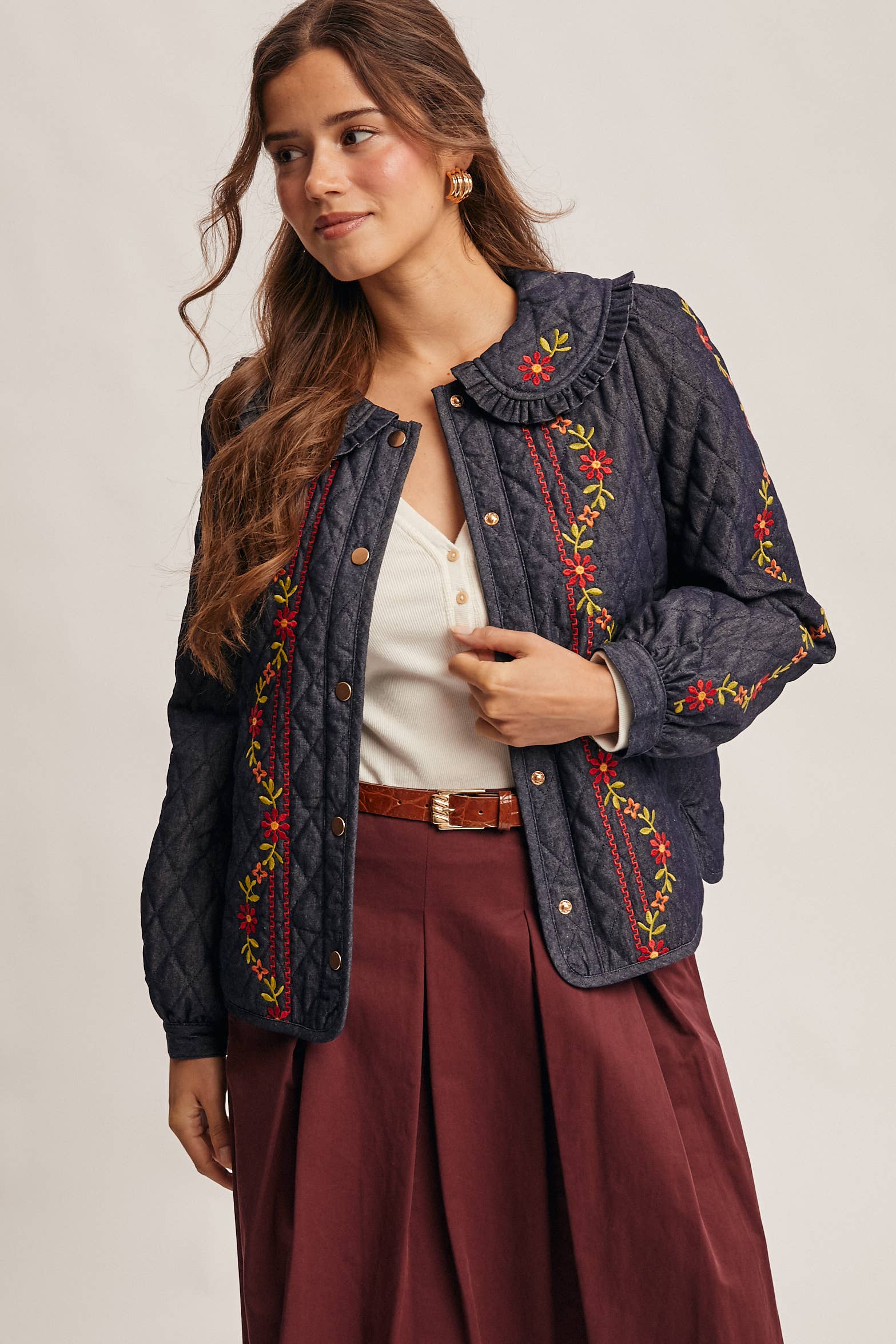 Midnat Indigo Broderet quiltet denimjakke FJ0008 for engroshandel på Faire6