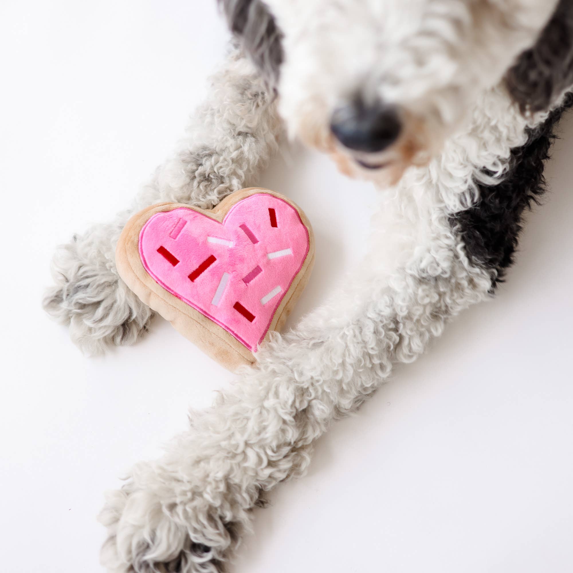 Midlee Designs – wholesale Pet plush toy – Dog – Pink Heart Sugar Cookie Dog Toy1