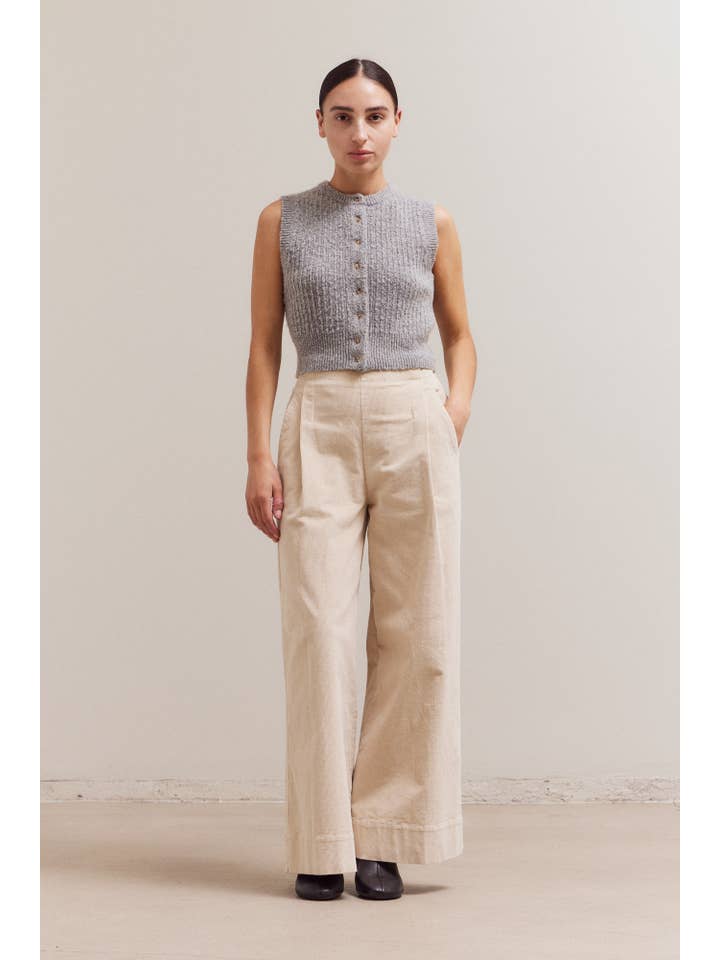 Grade & Gather - Wholesale Knit Top - Women's - 42056 - FITTED BUTTON UP SLEEVELESS TOP12