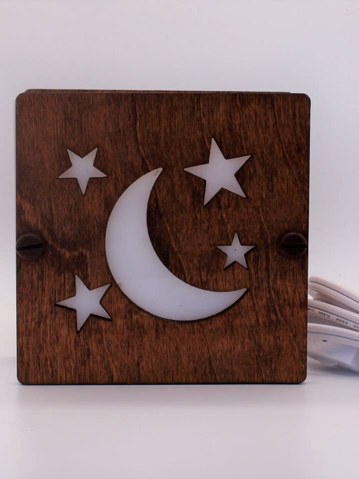 Måne- og stjernekappe natlampe til børneværelse for engroshandel hos Night in Light