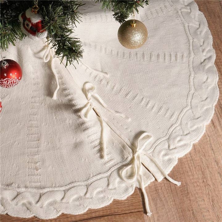 Jupe de sapin de Noël à cravate blanche pour la vente par FurDecoration