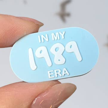 Breloque de chaussure inspirée de Taylor Swift « In My 1989 Era » pour la vente par Sunfish Press