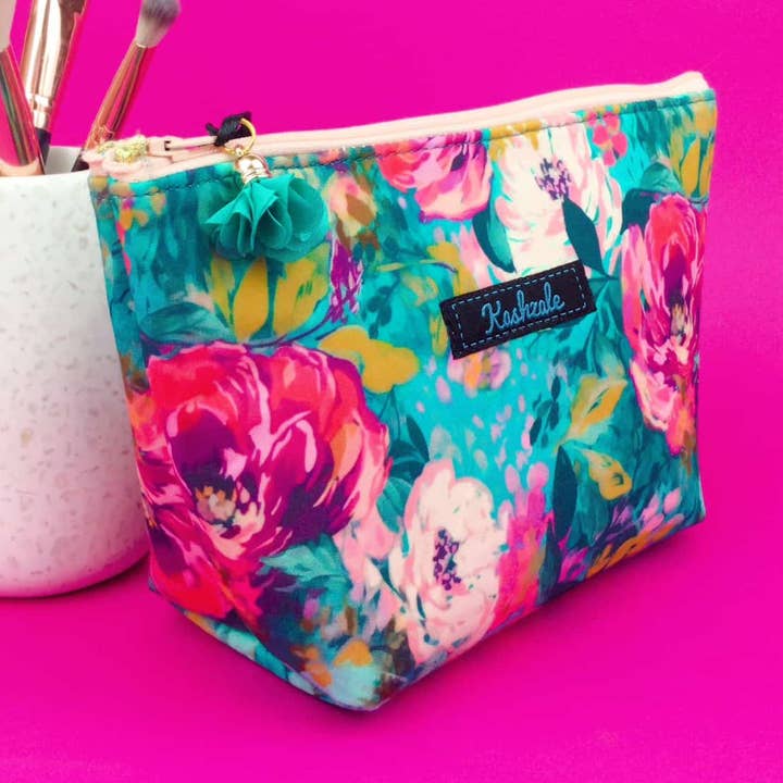 Turkos och Rosa Blommig Medium Kosmetisk Väska. för wholesale av Kashzale Handmade Cosmetic Bags