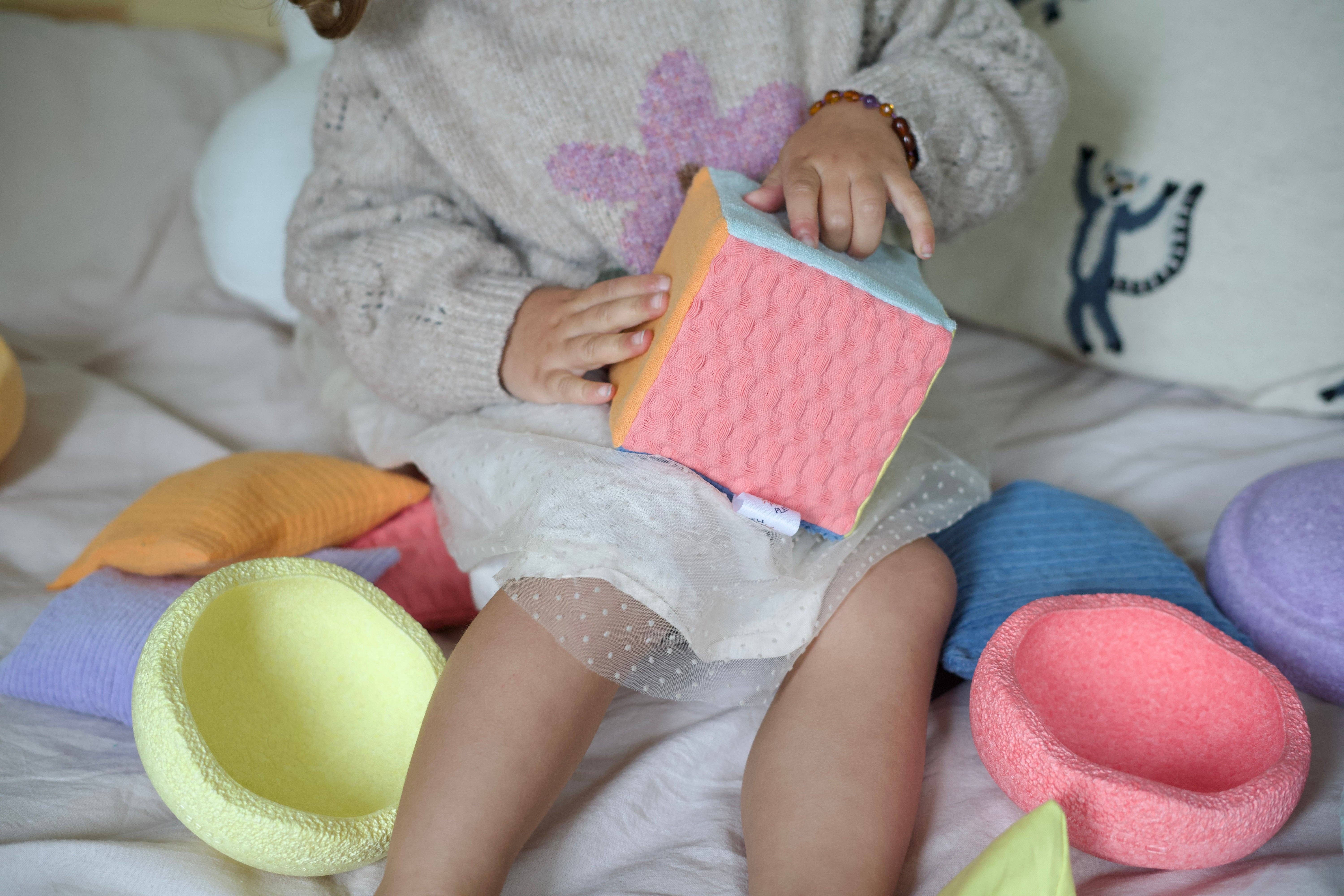 Pit and Play – wholesale Toy set – Kids – Cherry pit pillow, Sensory pit bags, sensory bean bag8