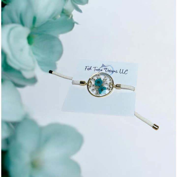 Fish Towne Designs, LLC - Wholesale Charm/Dangle Bracelet - Real Pressed & Dried Flower Forget Me Not Bracelet