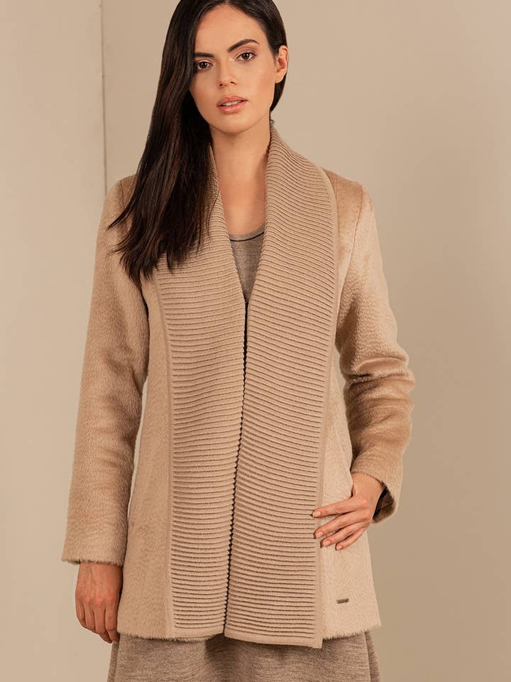 Umblau for wholesale by KUNA - Feel The Hands Of The Andes