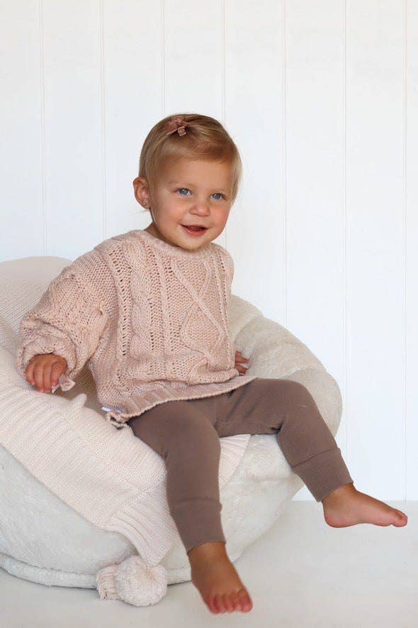 Brave Little Lamb the Label - Wholesale Gebreide trui - Baby - Klassieke Chunky Kabelgebreide Trui | Hazelnoot1