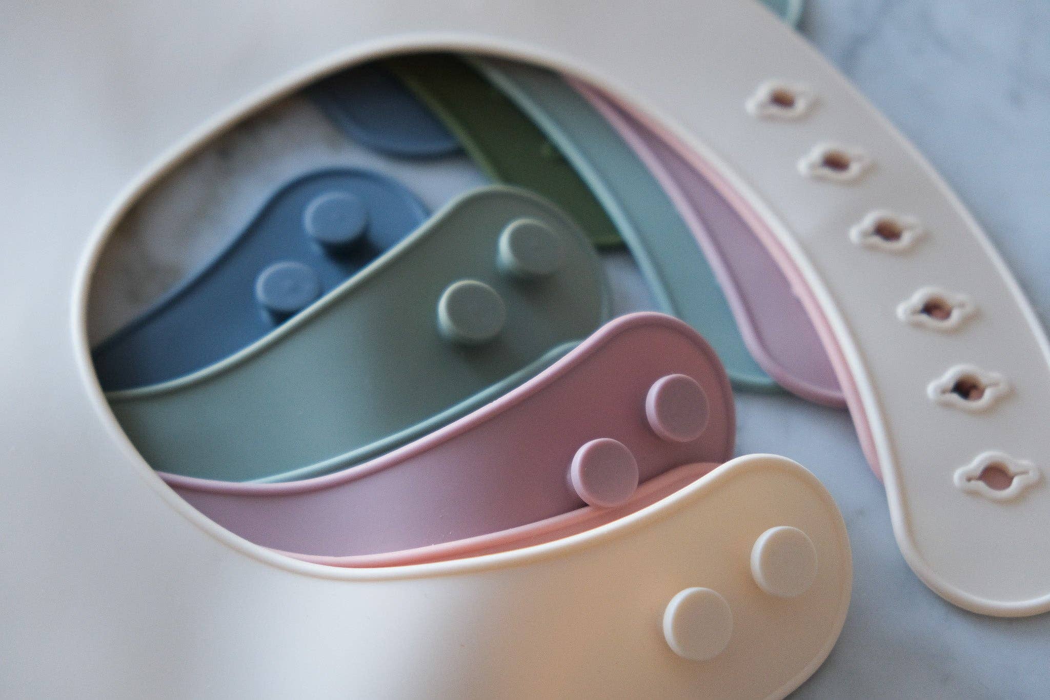 Micasso & Co - Wholesale Bib - Baby - Adjustable silicone bib10