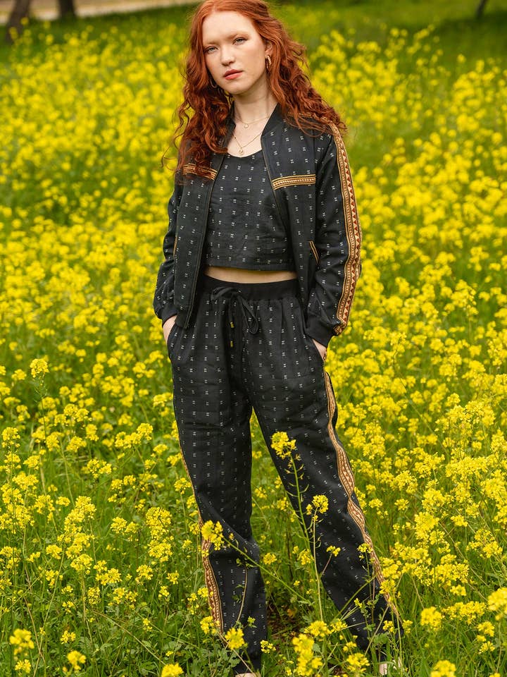 Bomber brodé Dobby Tribal en coton anthracite pour la vente par Pinnacle By Shruti Sancheti