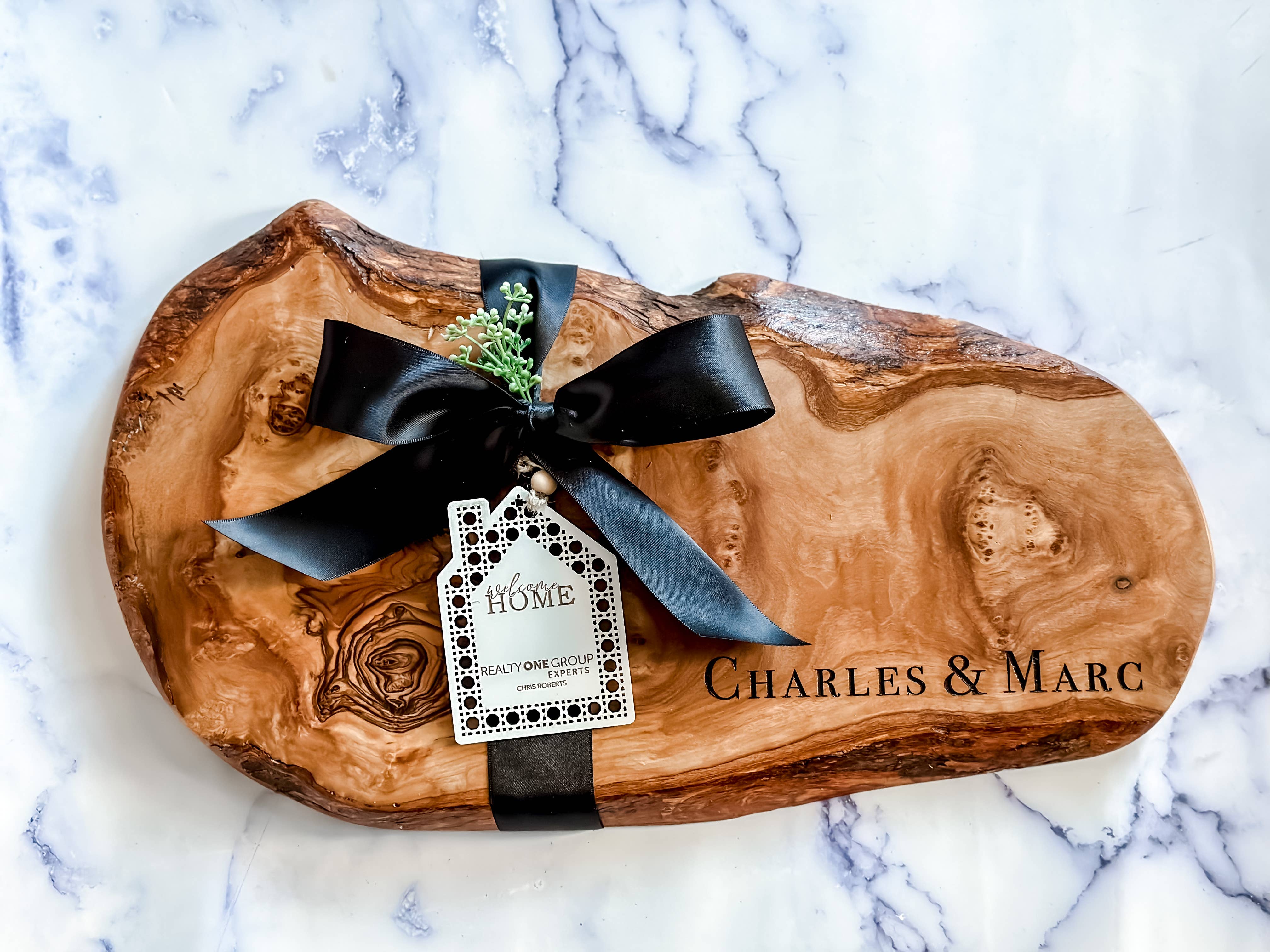 Theba Handmade - Wholesale Cutting Board - Olive Wood Board1