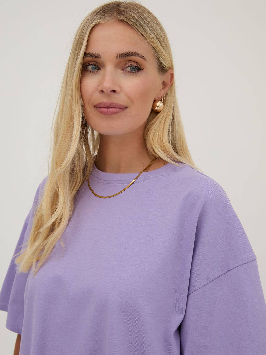 Fika – wholesale T-shirt – women's – Sara Lilac Premium Oversized T-Shirt4