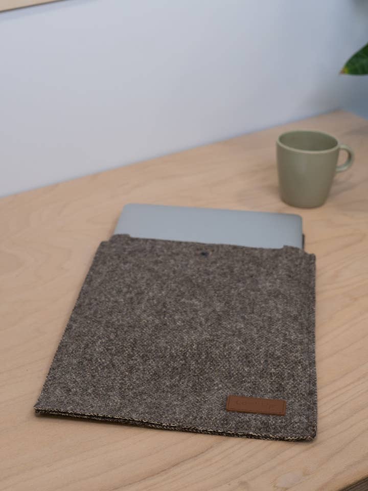 Wool laptop case for wholesale by LookUp