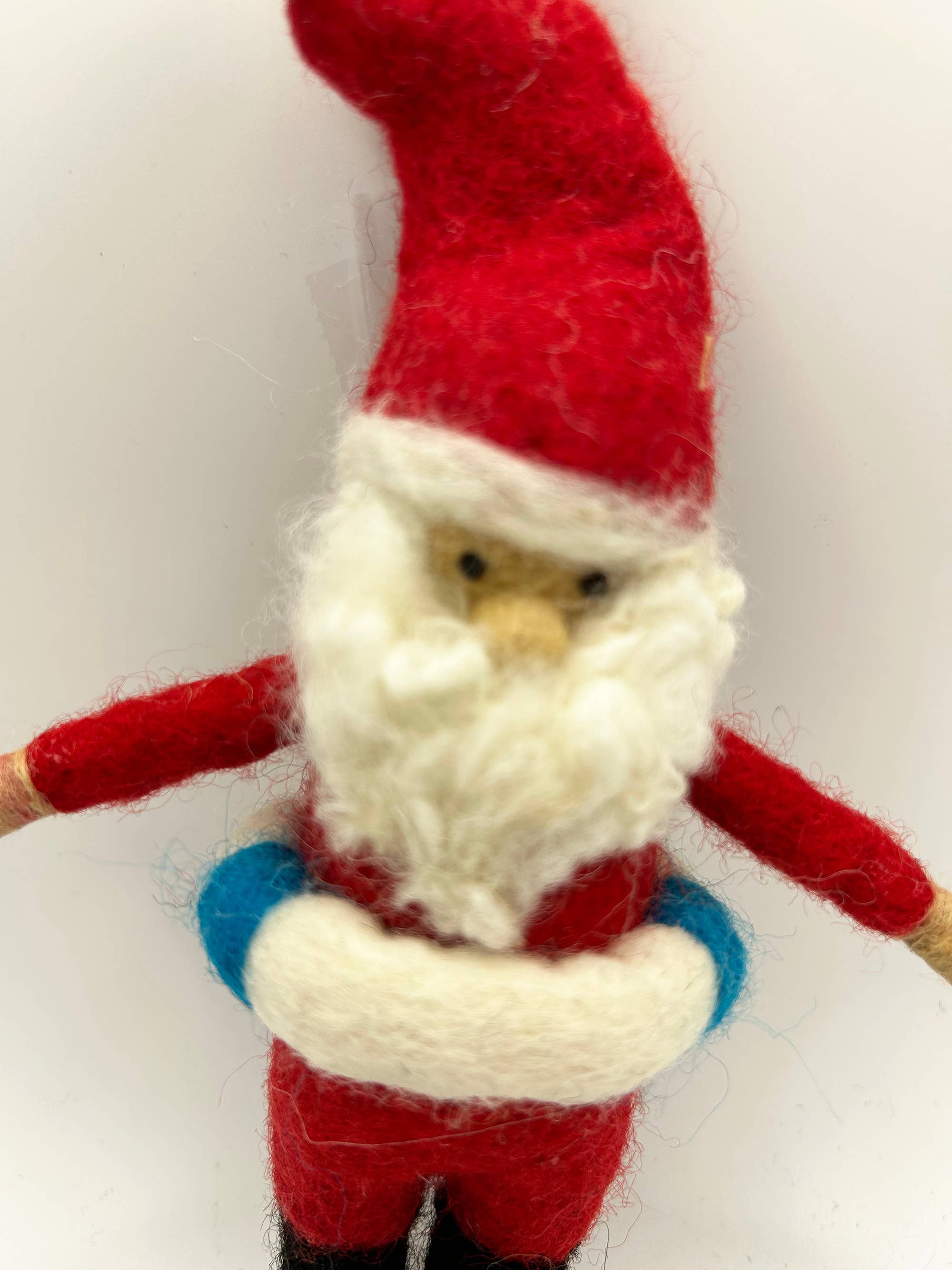 cerruti home - Vente Objets de décoration - Décoration « Père Noël en bouée » en laine feutrée faite à la main2