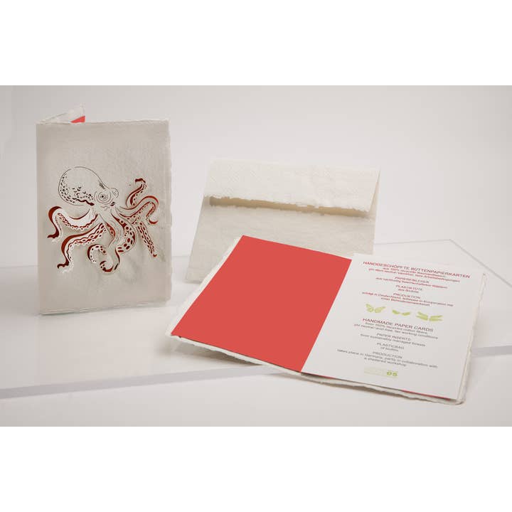 Squid folding card made of butten paper for wholesale by Formes Berlin GbR