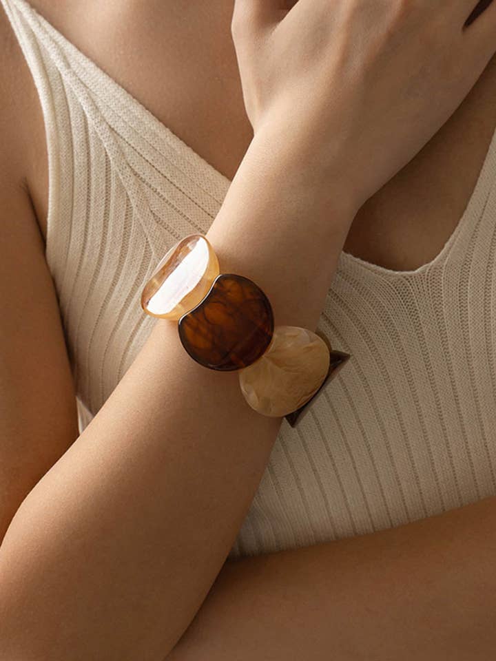 Trendiges unregelmäßiges Textur-Acryl-Armreif-Armband DP25E767 für den Großhandel von Dipped Shop