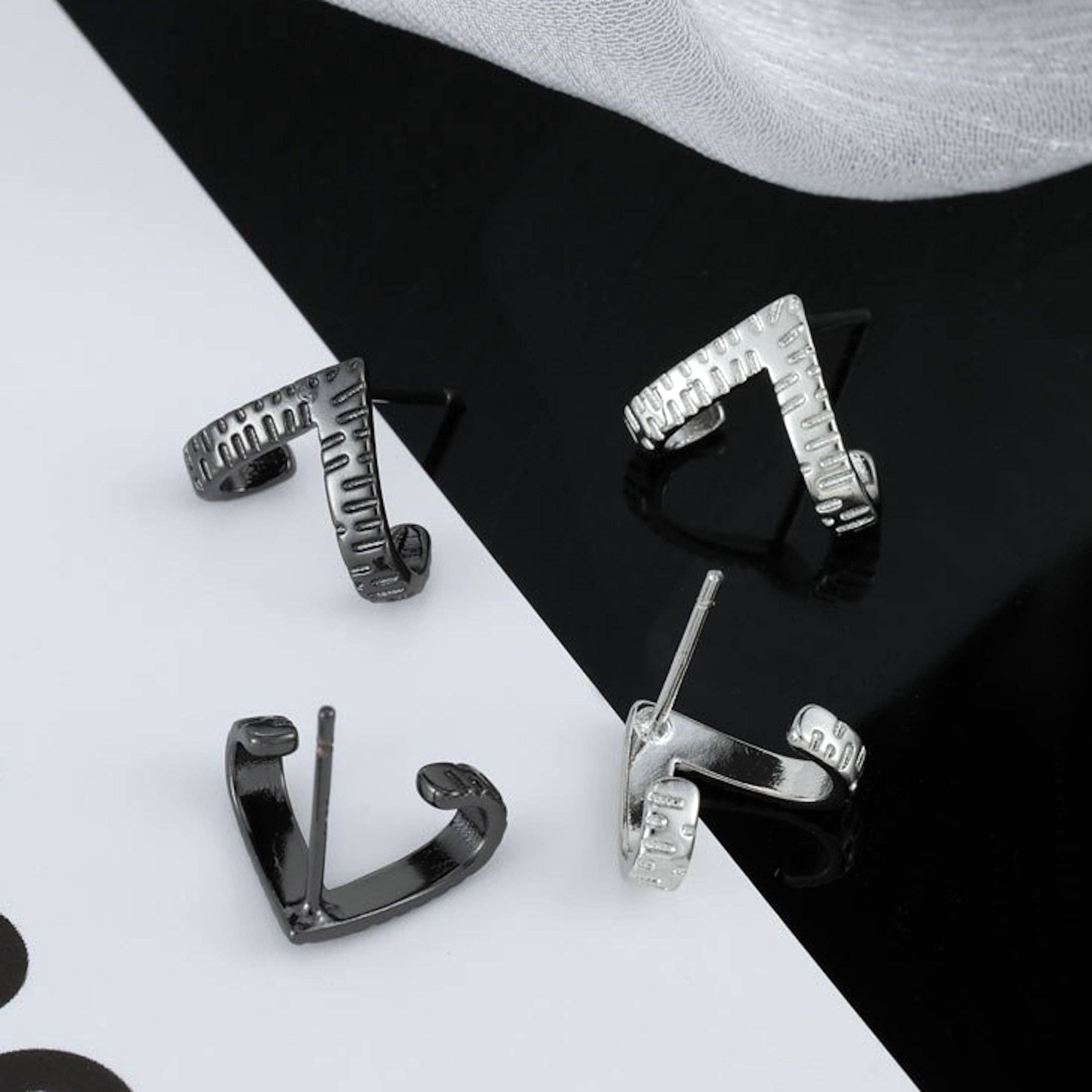 LanLivia - Wholesale Stud/Post Earrings - Unique design V shape ear studs-black n silver8