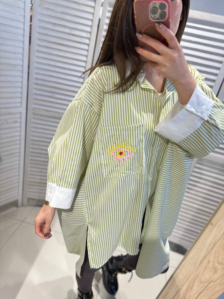 Oversized printed shirt for wholesale by VICTORIA&ISAAC