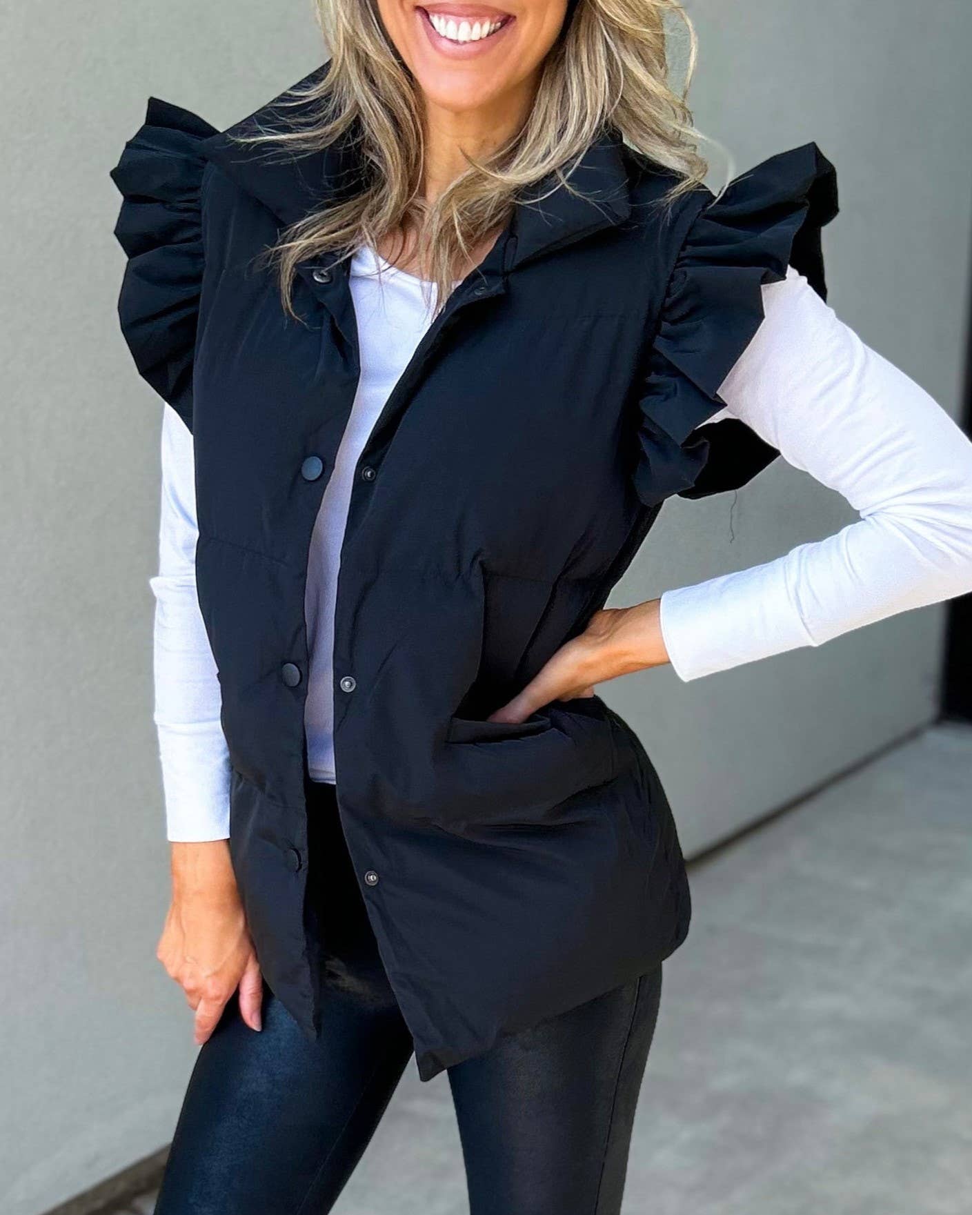 Rosa Clothing - Wholesale Outerwear Vest - Women's - Double Slip Pockets And Ruffled Sleeve Vest13