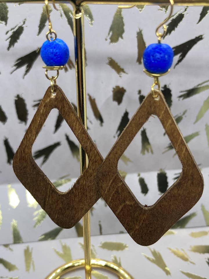 Diamant geslepen met earoma steen, oorbellen met etherische olie voor wholesale door Mr. Mediocrates