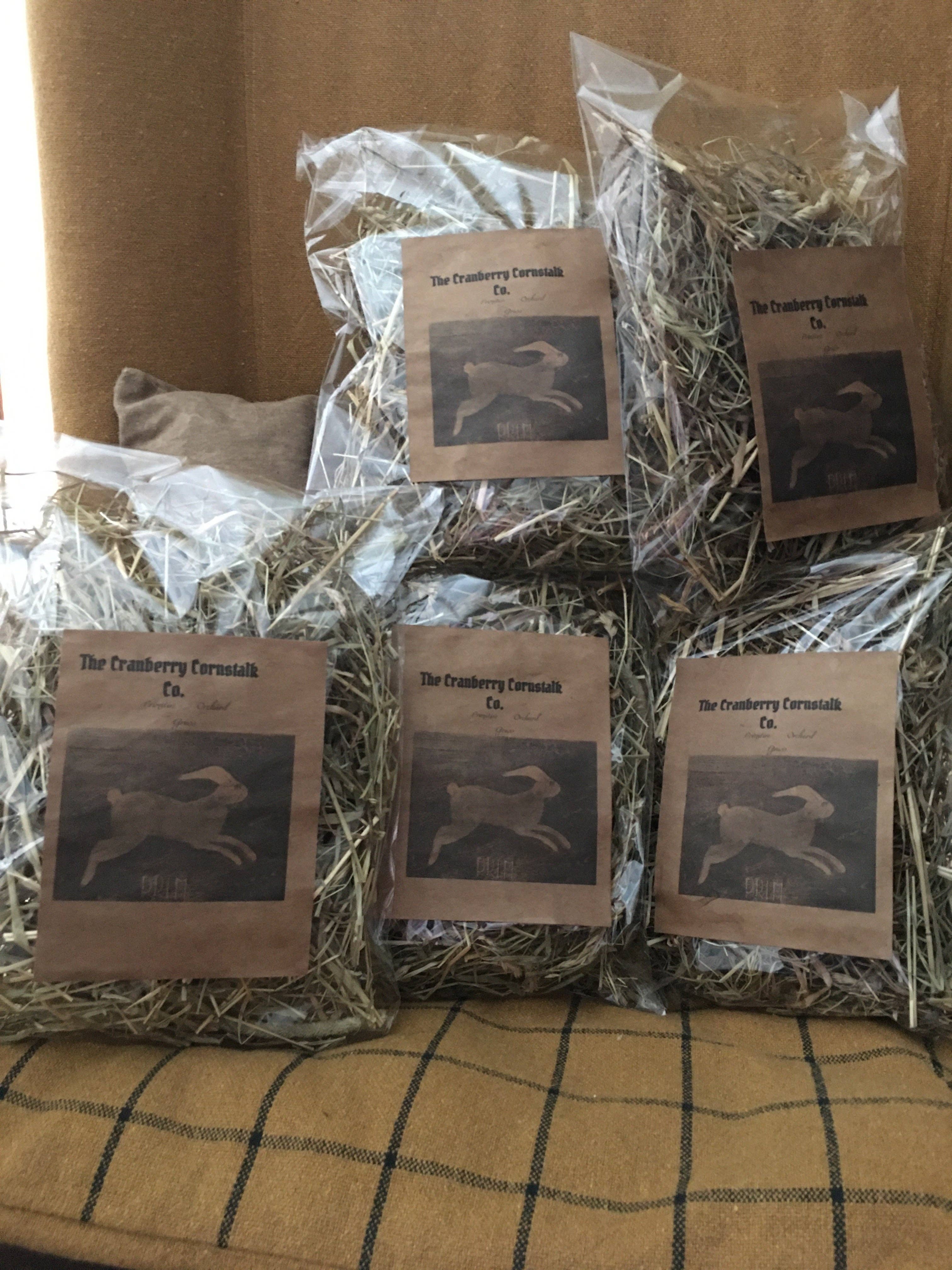 The Cranberry Cornstalk Co. - Wholesale Decorative tabletop object - Orchard  Grass5