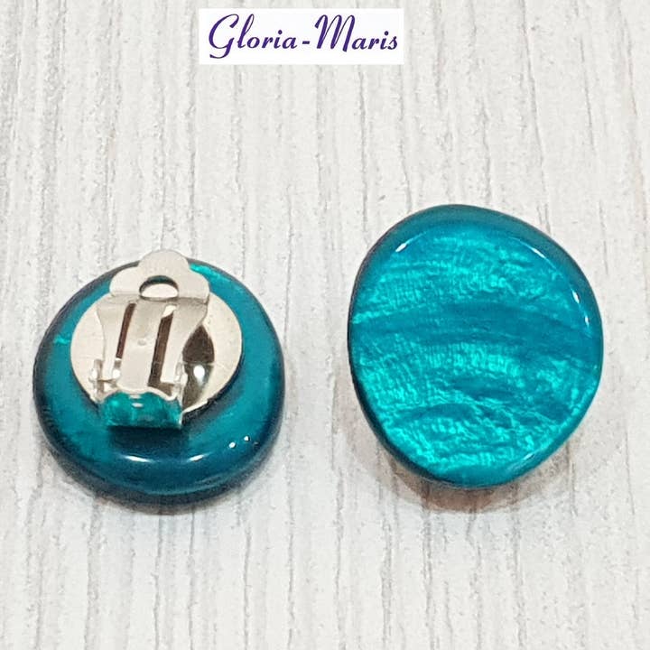 High-quality earclips made of Capiz shells 25mm/CS-0006 for wholesale by Gloria-Maris