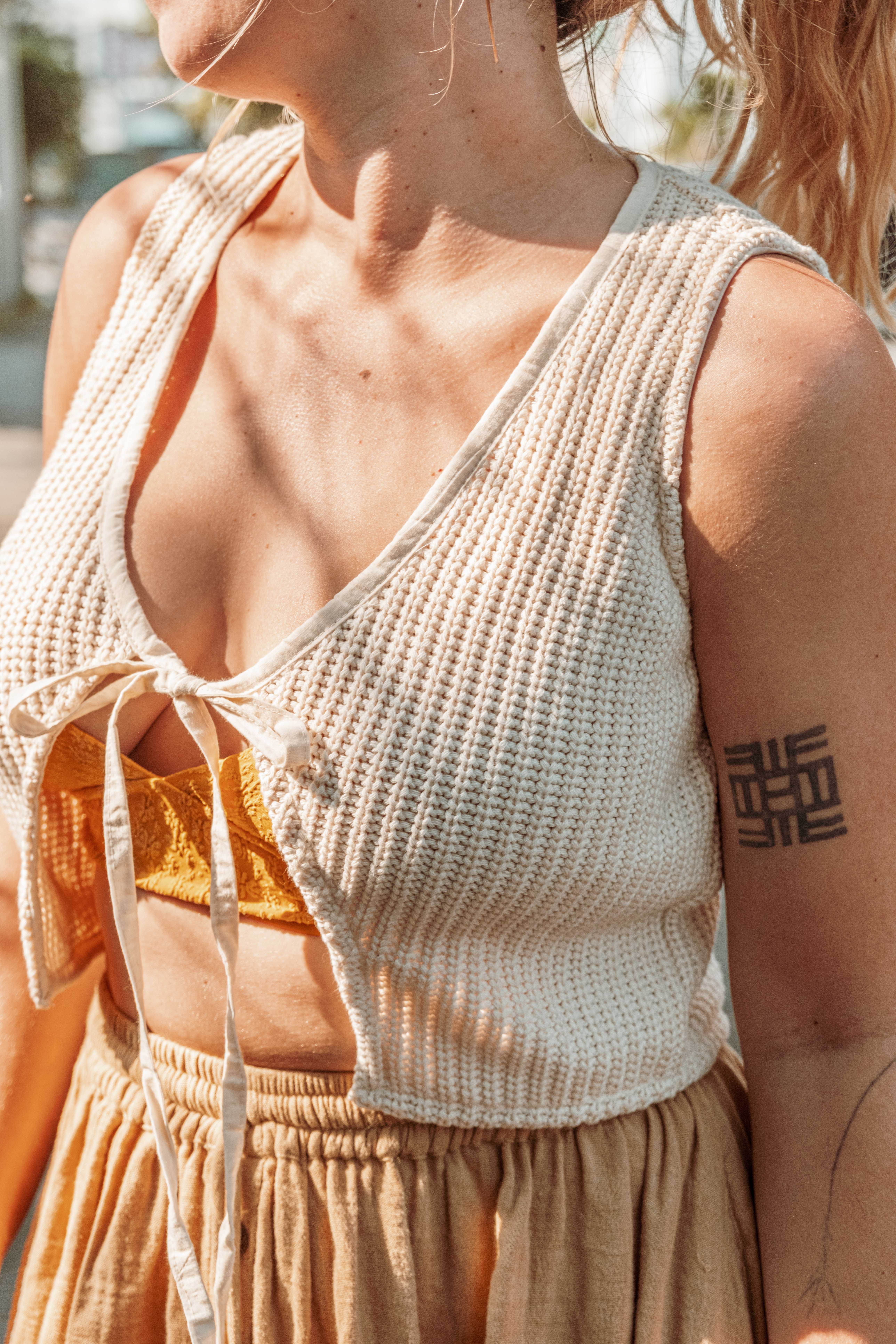 Gardenbelle Shop – Großhandel Bluse – Damen – 100 % Bio-Baumwoll Crop Sweater Weste mit Bindeband im Boho-Stil8