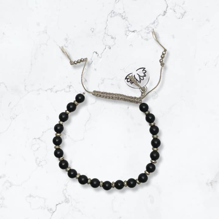 Yuri pour la vente par Stacy Michelle | Love Infused Designs