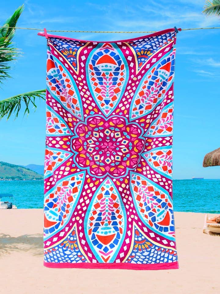 Toalla de playa de algodón de terciopelo con estampado de azulejos de Andalucia, 101 x 182 para venta al por mayor de Mod Lifestyles
