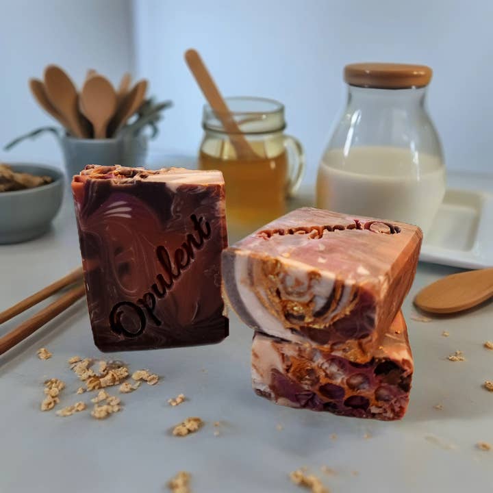 Savon Artisanal Reine des Abeilles pour la vente par Opulent Bath & Body