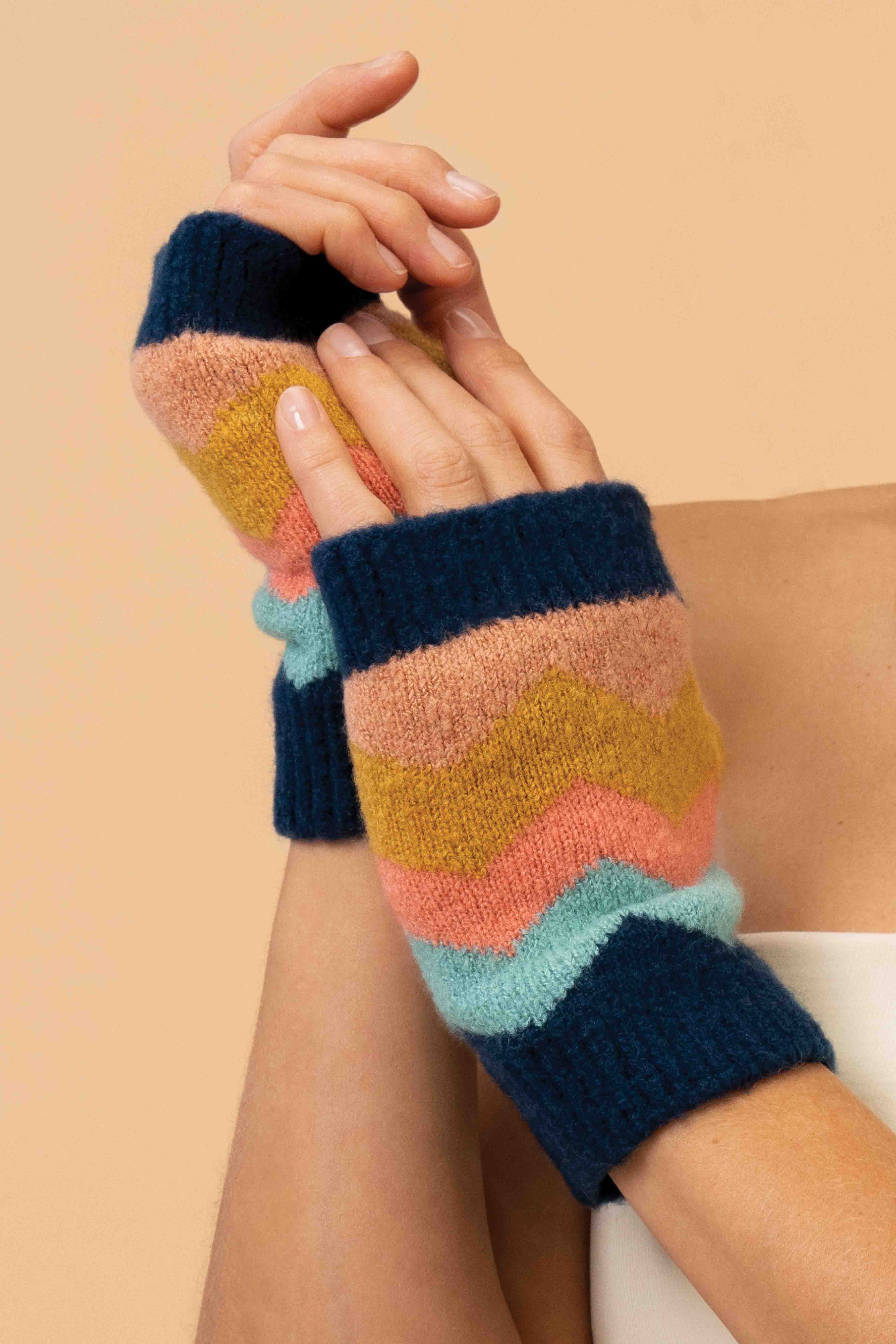 Powder Design - Europe - Wholesale Hand Warmer - Ladies Nora Wrist Warmers - Navy Mix1