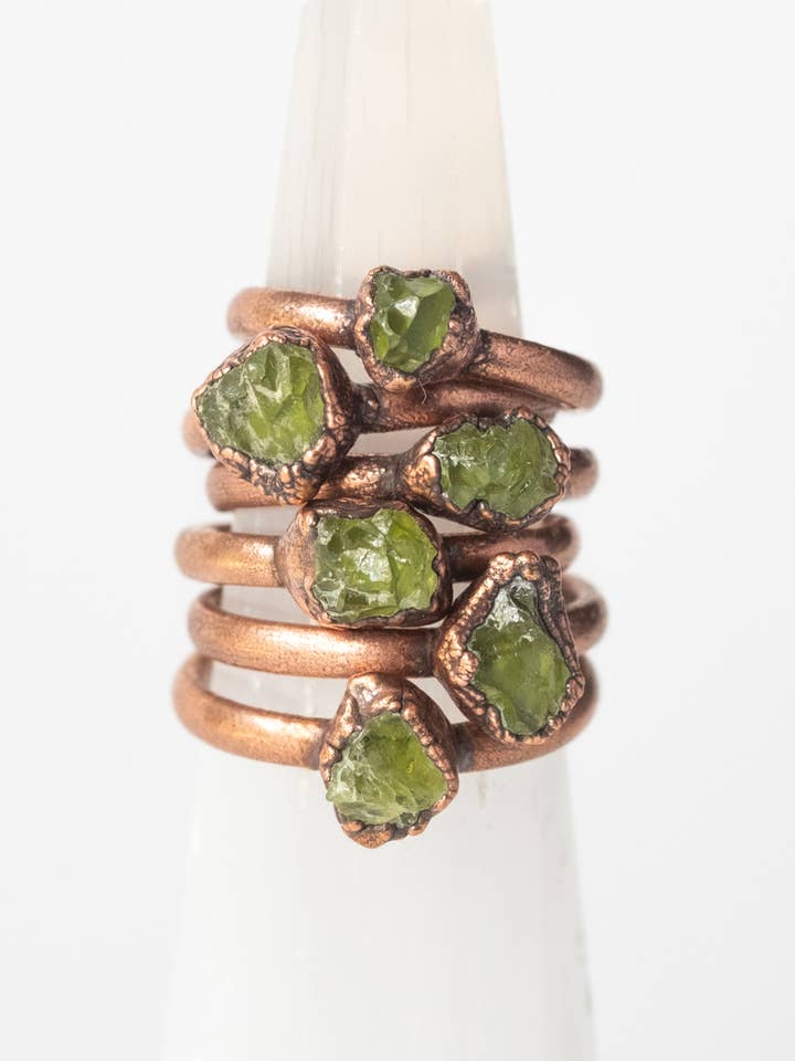 Anel de Empilhamento de Cristal de Peridoto | Cobre Reciclado por atacado de The Cyprus Cabinet