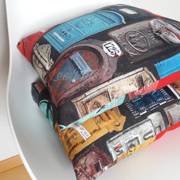 Les P'tits Coussins - Vendita all'ingrosso Cuscini decorativi - Cuscino con motivi industriali per cassetta delle lettere vintage2