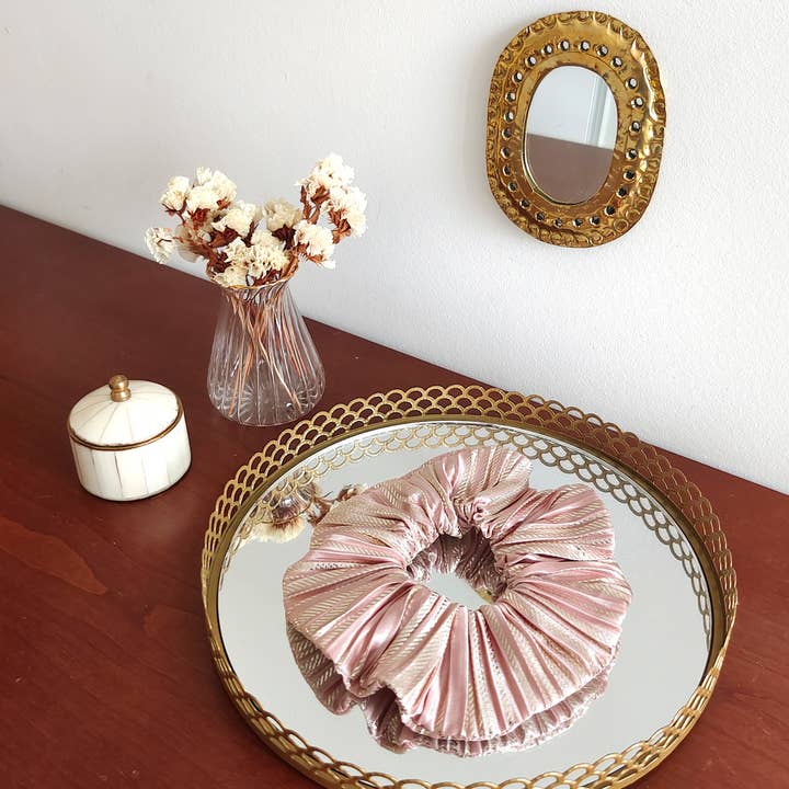 Elastico plissettato in oro rosa/poliestere lucido per la vendita all'ingrosso da parte di Laure Derrey